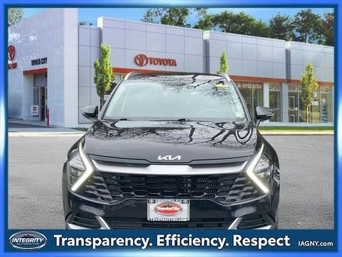 Used 2023 Kia Sportage EX image 2