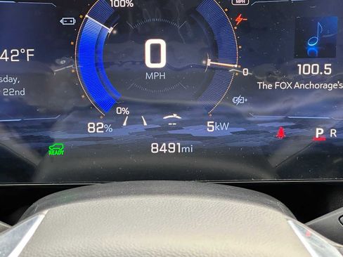 Used 2024 Chevrolet Equinox EV LT image 24