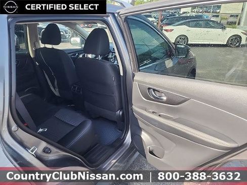 Certified 2019 Nissan Rogue SV AWD/4WD image 30