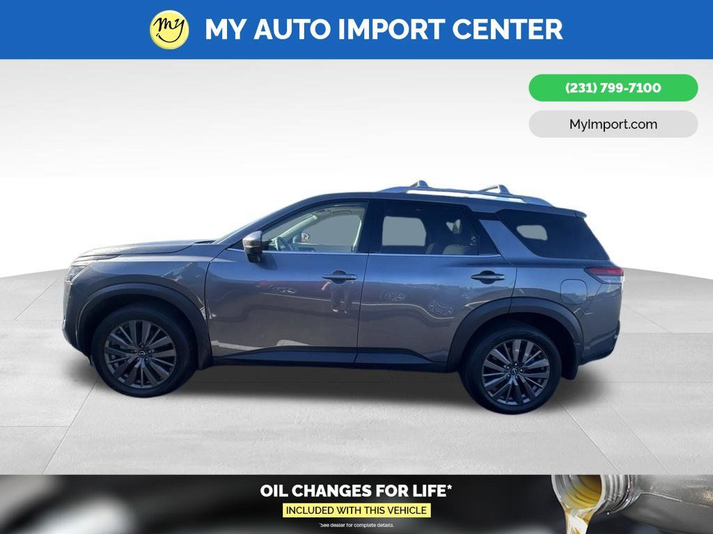Used 2025 Nissan Pathfinder SL w/ SL Premium Package AWD/4WD image 4