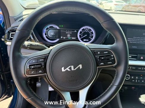 Used 2022 Kia Niro LXS image 8