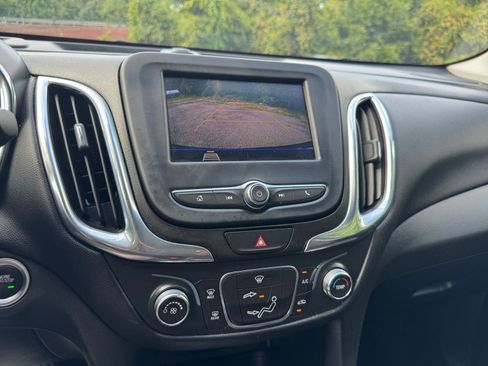 Used 2020 Chevrolet Equinox LT image 17