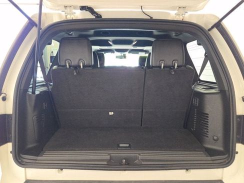 Used 2012 Lincoln Navigator 4WD image 16