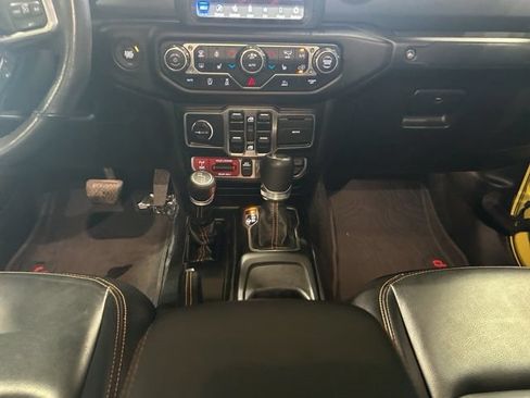 Used 2023 Jeep Gladiator Mojave w/ Cold Weather Group AWD/4WD image 30