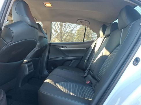 Used 2022 Toyota Camry SE image 10