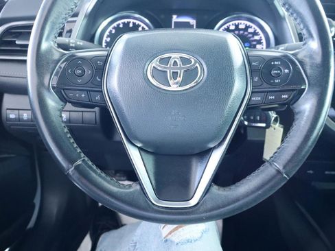 Used 2020 Toyota Camry SE FWD image 21