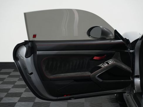 Used 2016 Porsche Cayman GT4 image 23