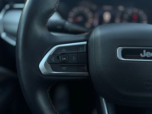 Certified 2022 Jeep Compass Limited image 28