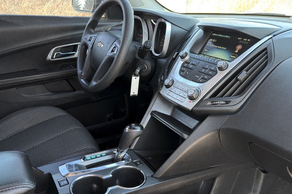 Used 2017 Chevrolet Equinox LS FWD image 22