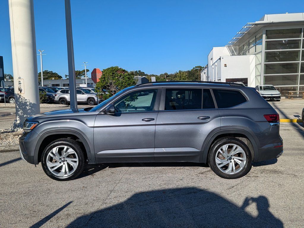 Certified 2023 Volkswagen Atlas SE w/ Panoramic Sunroof Package FWD image 3
