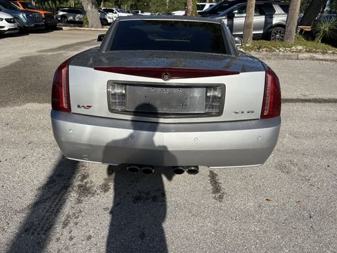 Used 2006 Cadillac XLR V RWD image 11
