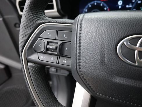 Used 2024 Toyota Tacoma TRD Off-Road AWD/4WD image 6