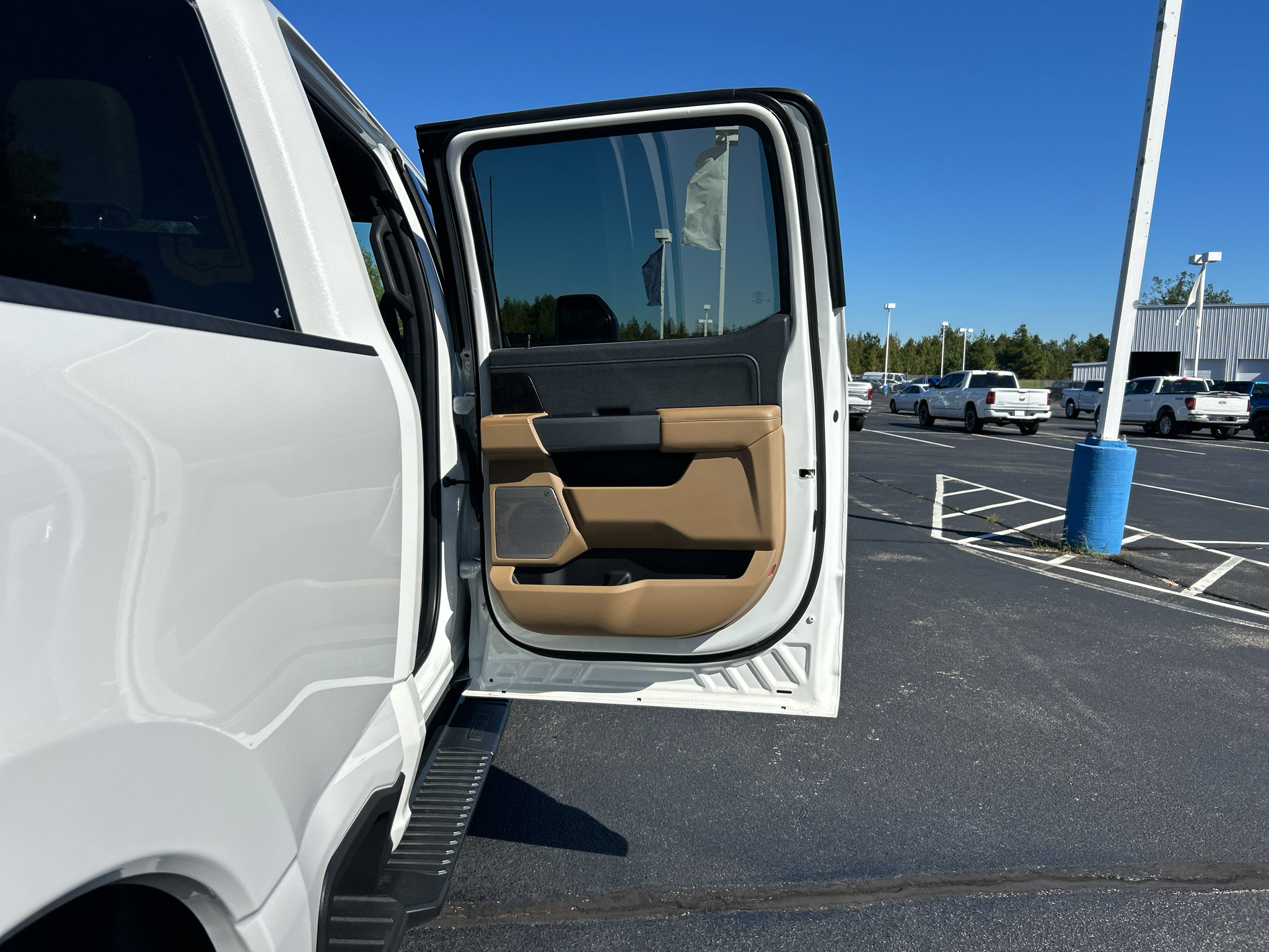 Used 2024 Ford F250 Lariat w/ Sport Appearance Package AWD/4WD image 21