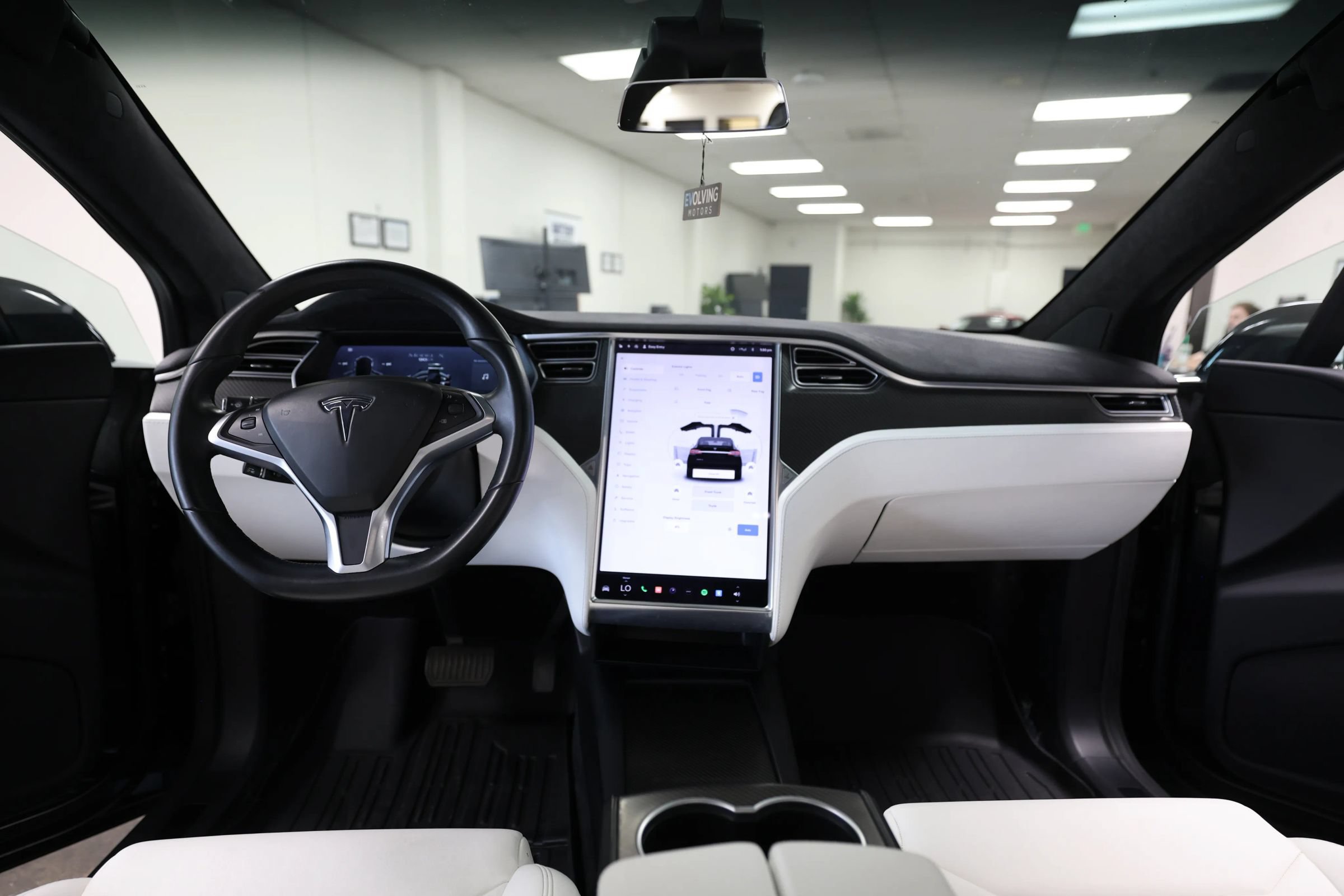 Used 2017 Tesla Model X 90D AWD/4WD image 21
