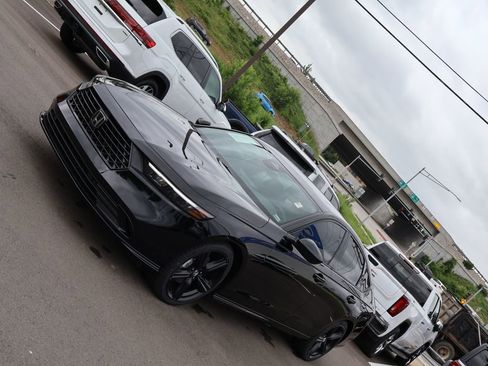 Used 2024 Honda Accord Sport image 3