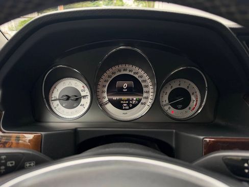 Used 2013 Mercedes-Benz GLK 350 4MATIC image 16