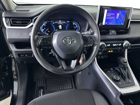 Used 2023 Toyota RAV4 LE AWD/4WD image 21