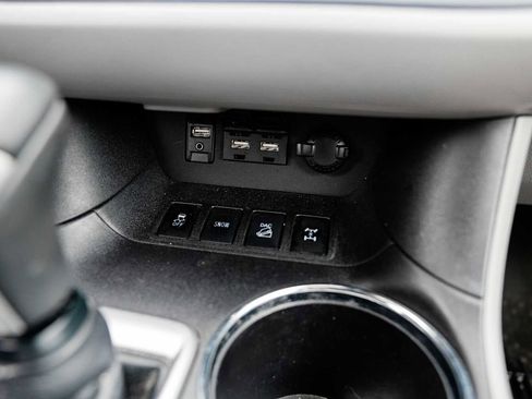 Used 2019 Toyota Highlander XLE image 27