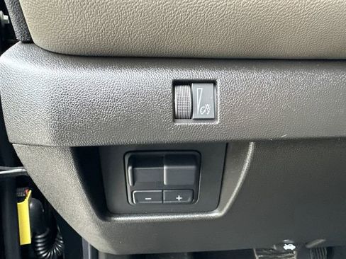 Used 2025 Chevrolet Colorado ZR2 image 24