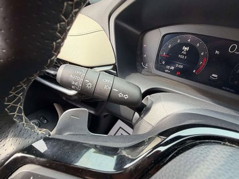 Certified 2025 Acura ADX A-Spec image 33