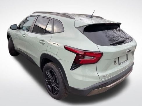 Used 2025 Chevrolet Trax ACTIV image 5