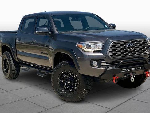 Used 2020 Toyota Tacoma TRD Off-Road AWD/4WD image 3