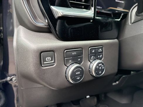 Used 2024 GMC Sierra 1500 SLT AWD/4WD image 16