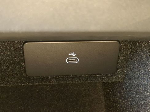 Used 2025 Land Rover Range Rover Sport Dynamic SE image 34