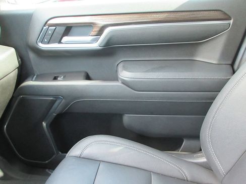 Certified 2023 Chevrolet Silverado 1500 LT w/ Leather Package AWD/4WD image 35