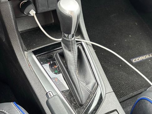 Used 2017 Toyota Corolla SE image 11