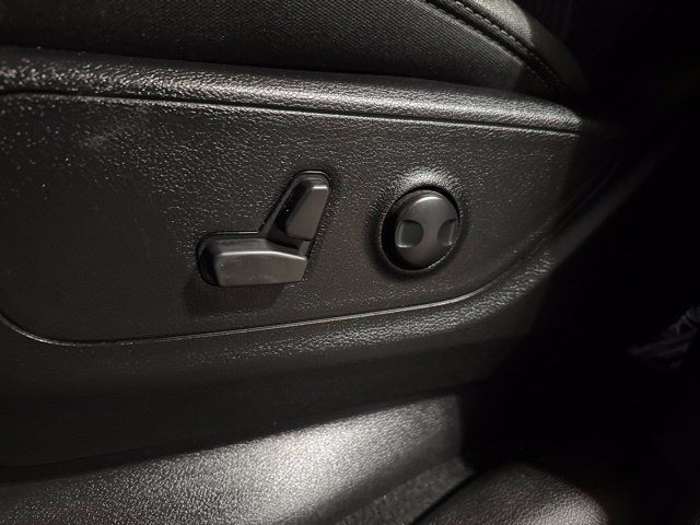 Used 2023 RAM 1500 Big Horn AWD/4WD image 4