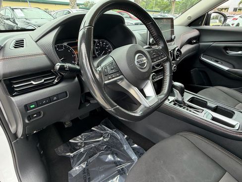 Used 2022 Nissan Sentra SR w/ Electronics Package FWD image 10