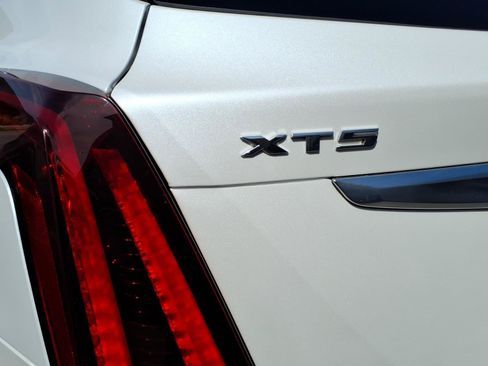 Certified 2023 Cadillac XT5 Premium Luxury FWD image 9