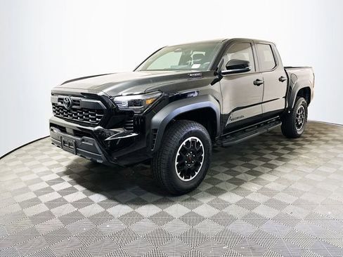 Used 2025 Toyota Tacoma TRD Off-Road w/ TRD Off Road Upgrade Package AWD/4WD image 5