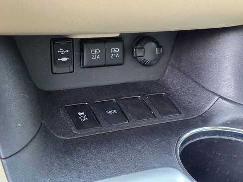 Used 2018 Toyota Highlander XLE image 24