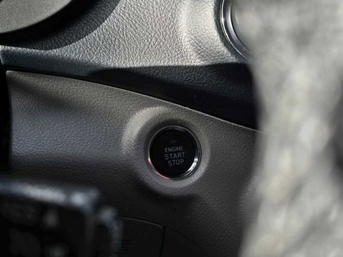 Used 2013 Toyota Highlander Limited image 29