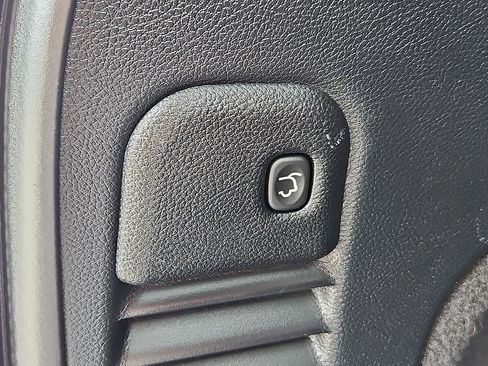 Used 2018 Jeep Grand Cherokee Limited image 17