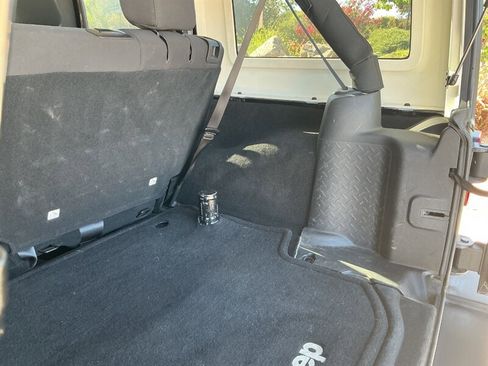 Used 2014 Jeep Wrangler Unlimited Sport w/ Quick Order Package 24S AWD/4WD image 33