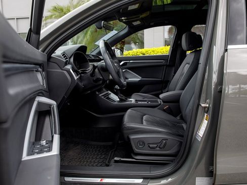 Used 2020 Audi Q3 2.0T Premium w/ Convenience Package image 24