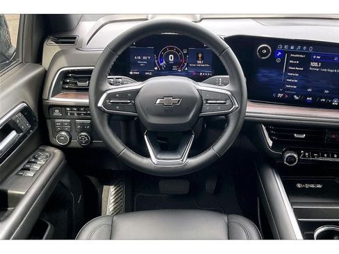 Used 2025 Chevrolet Tahoe Z71 w/ Comfort Package AWD/4WD image 5