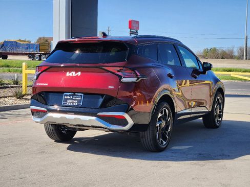 Certified 2024 Kia Sportage SX image 4