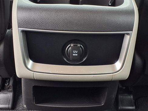 Used 2024 Kia Carnival LX image 10