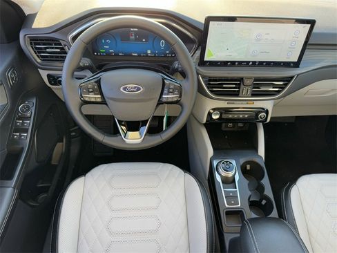 New 2024 Ford Escape SE w/ PHEV Premium Package image 10