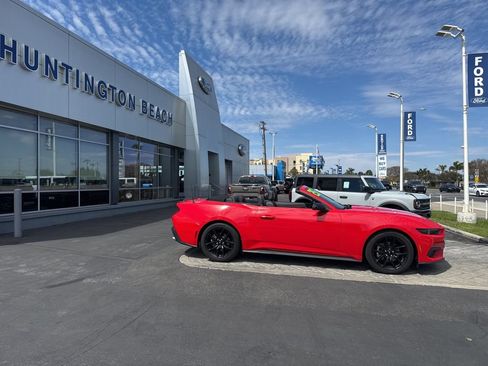Used 2025 Ford Mustang Premium RWD image 7
