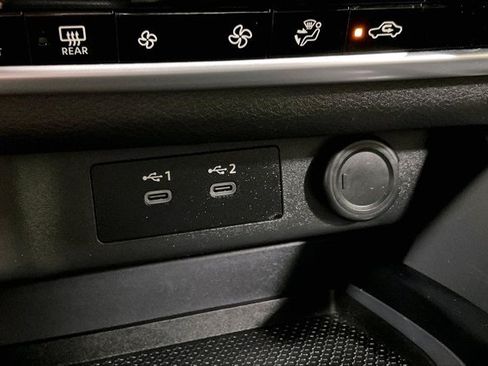 Used 2025 Nissan Rogue SV FWD image 32