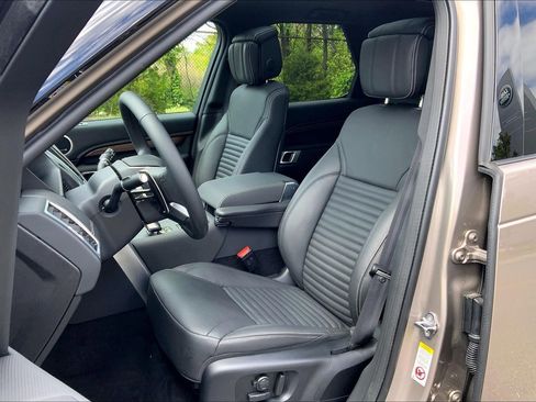 Certified 2025 Land Rover Discovery Dynamic SE AWD/4WD image 7