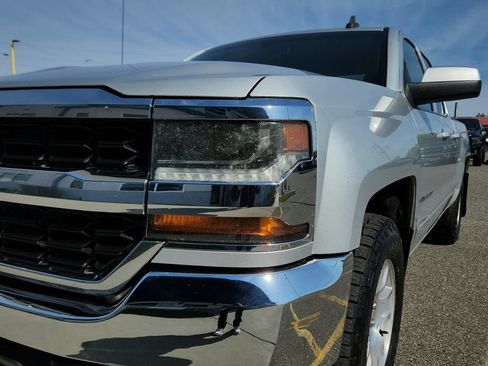 Used 2018 Chevrolet Silverado 1500 LT w/ Trailering Package AWD/4WD image 10