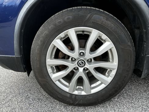 Used 2020 Nissan Rogue SV AWD/4WD image 12