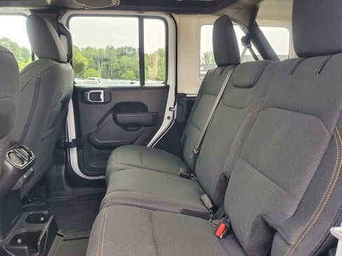 Used 2025 Jeep Wrangler Unlimited Sport AWD/4WD image 26