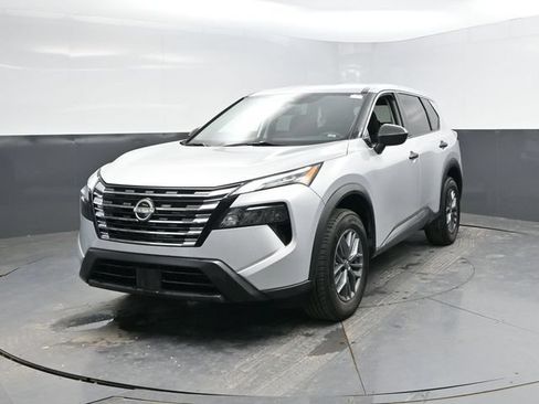 Used 2024 Nissan Rogue S FWD image 6
